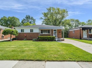 28208 Gladstone St, Saint Clair Shores, MI