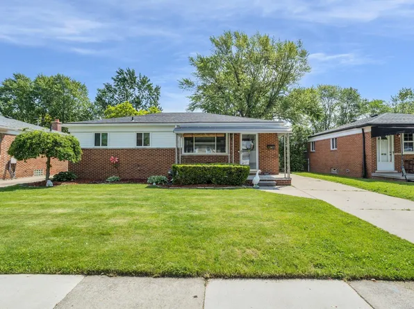 28208 Gladstone St, Saint Clair Shores, MI 48081