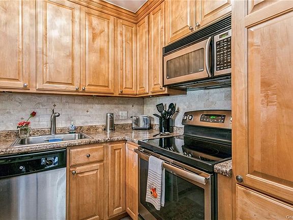 4th image of 9 Albyn Pl APT A