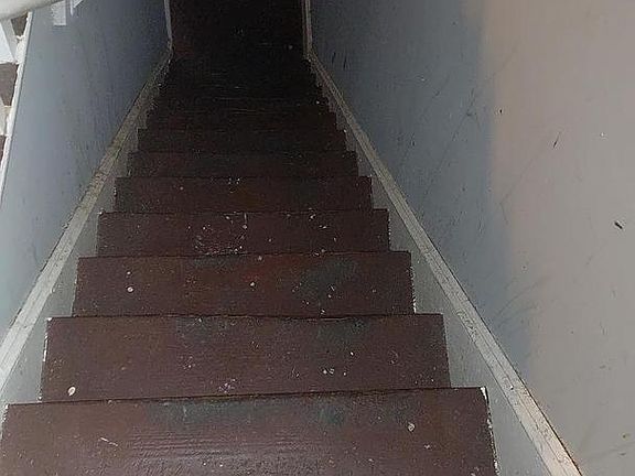 5th image of 261 Highland Ave