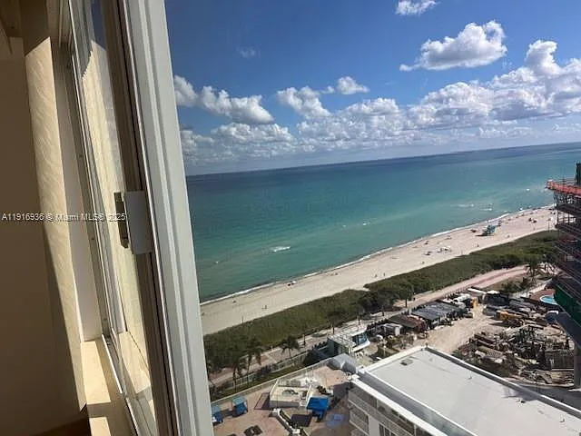5401 Collins Ave #1512 — Photo 33