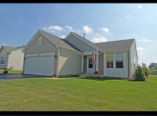 604 Hamilton Ln, North Aurora, IL 60542