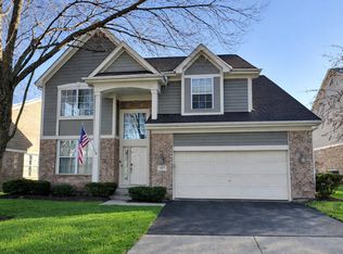 493 Valhalla Ter, Vernon Hills, IL 60061