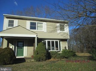 9020 2nd St, Levittown, PA 19054
