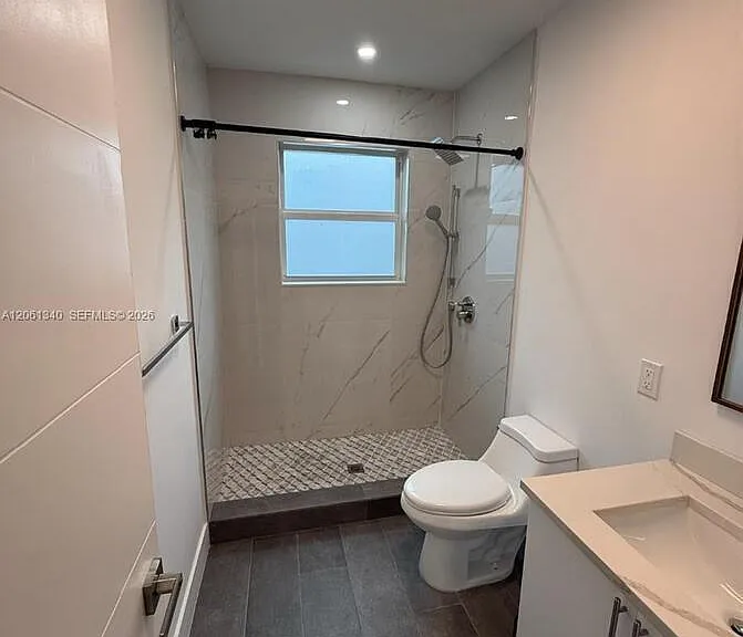 1950 SW 13th St — Photo 13