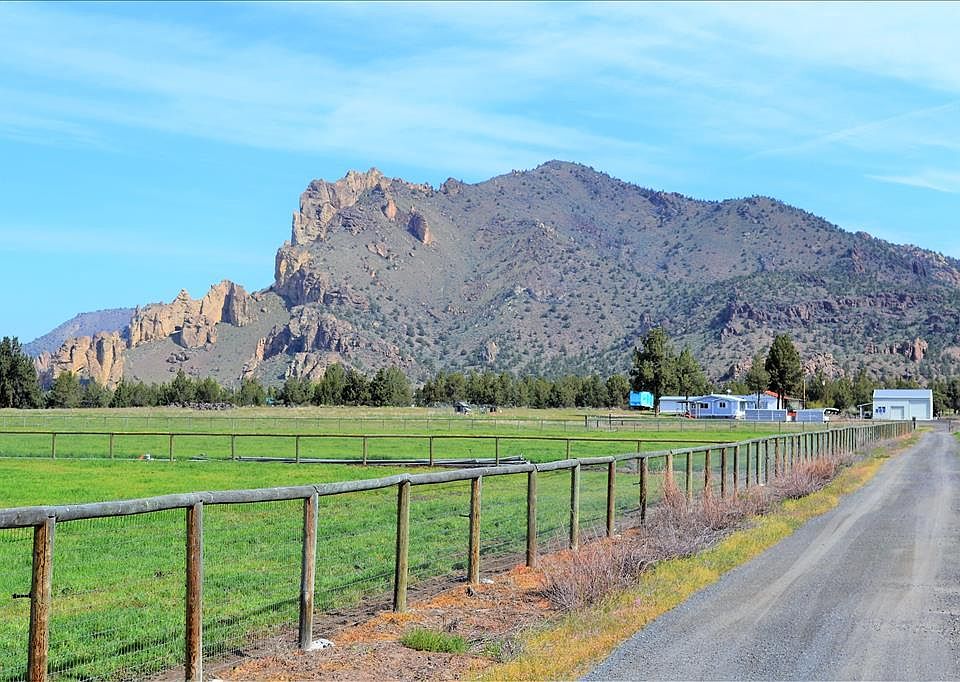 1st image of 4411 NE Smith Rock Way