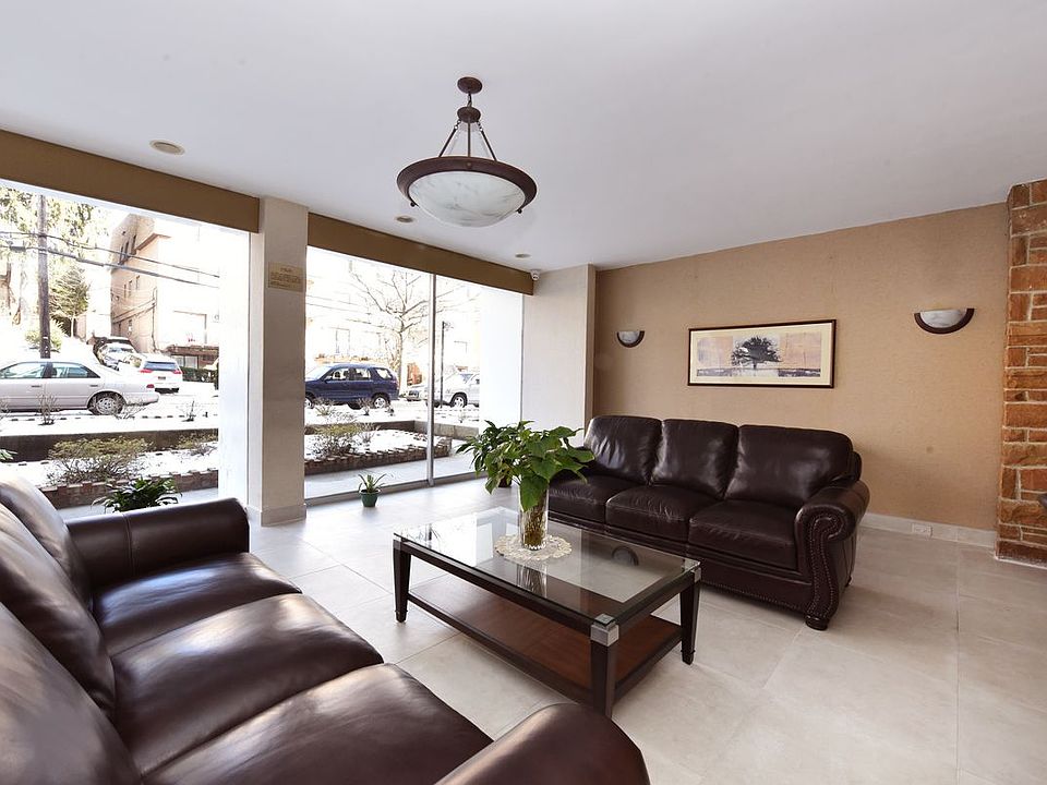 1st image of 17270 Highland Ave APT 9A