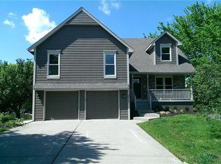 3217 Gateway Dr, Independence, MO 64057