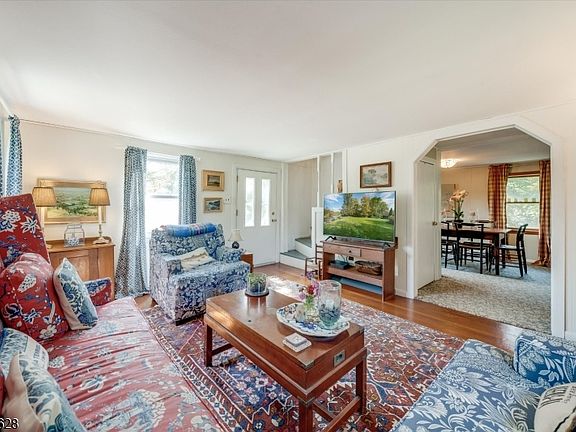 4th image of 108 Bartley Rd