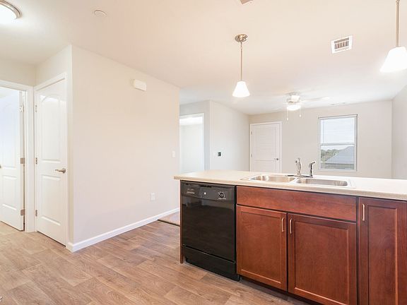 5th image of 4436 Navarre Ave #Townhouse