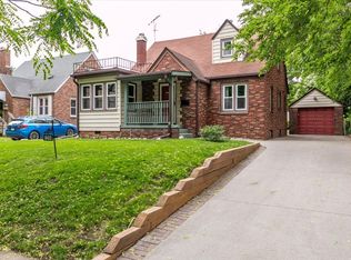 862 40th Pl, Des Moines, IA 50312