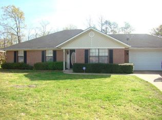 601 Joyce Ln, Lufkin, TX 75901