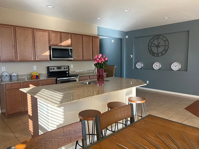 35359 N Donovan Dr — Photo 22