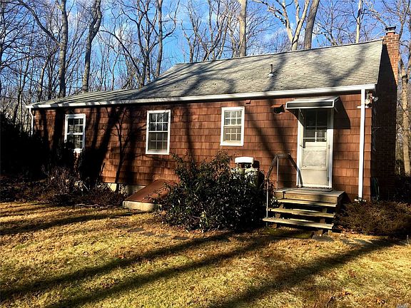2nd image of 34 Woodycrest Dr