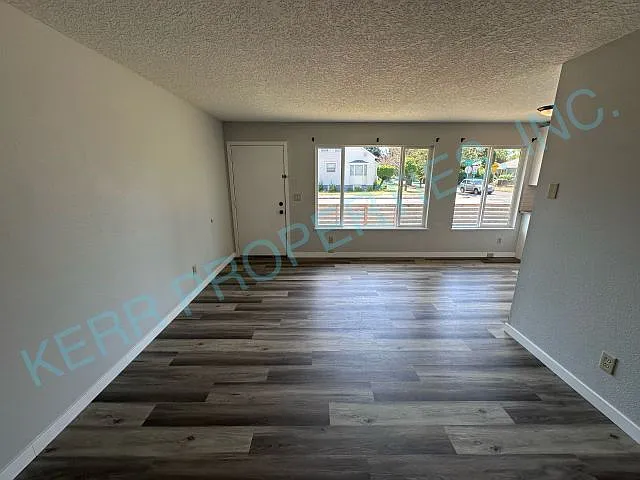 7703 NE Fremont St — Photo 2