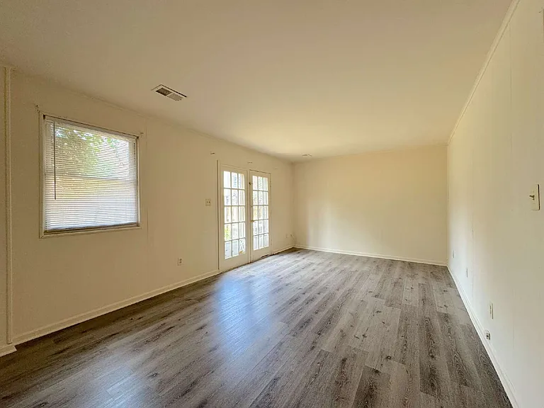 4104 Sideburn Rd — Photo 22