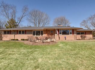 2965 Smith Dr, Brookfield, WI 53005