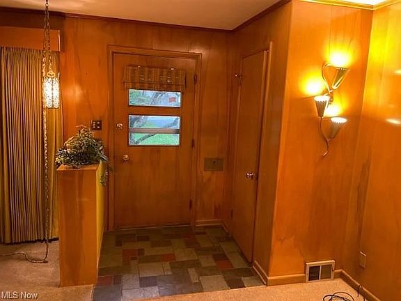 2nd image of 28419 Lake Shore Blvd