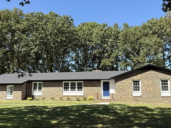 305 Twelve Oaks Rd, Tullahoma, TN 37388