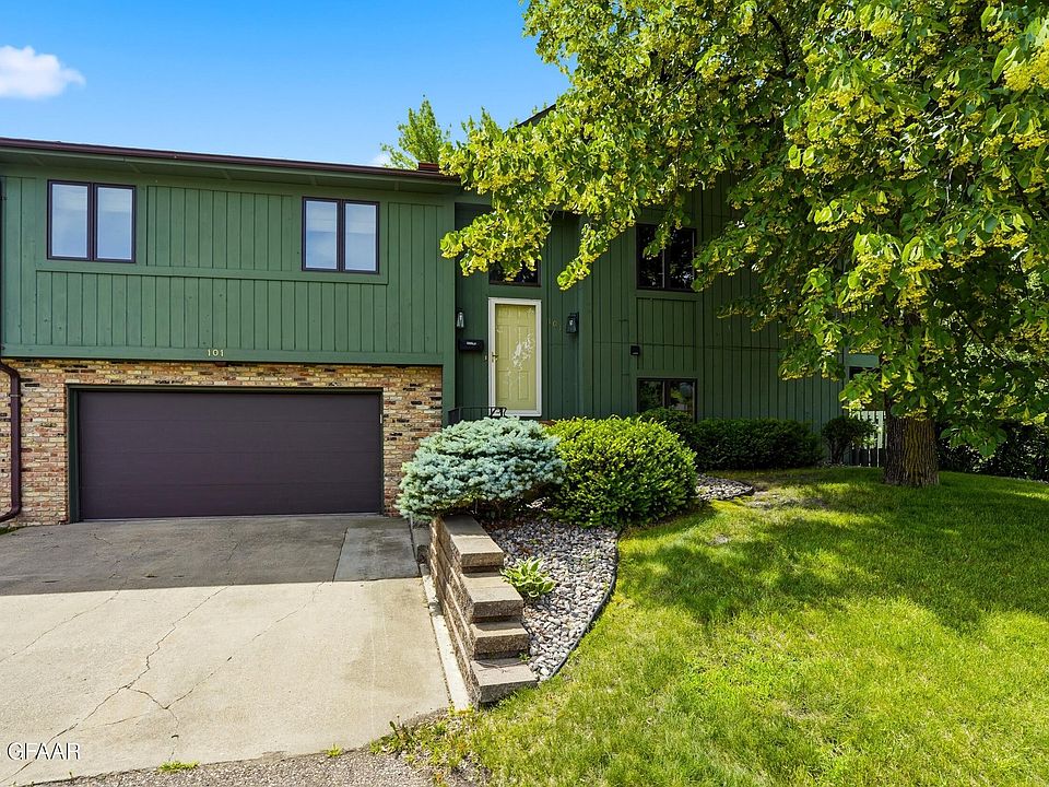 1st image of 725 40th Ave S #101