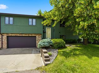 725 40th Ave S #101, Grand Forks, ND 58201