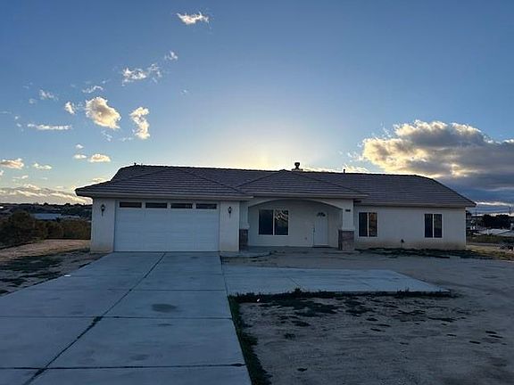 3rd image of 16448 Village Dr
