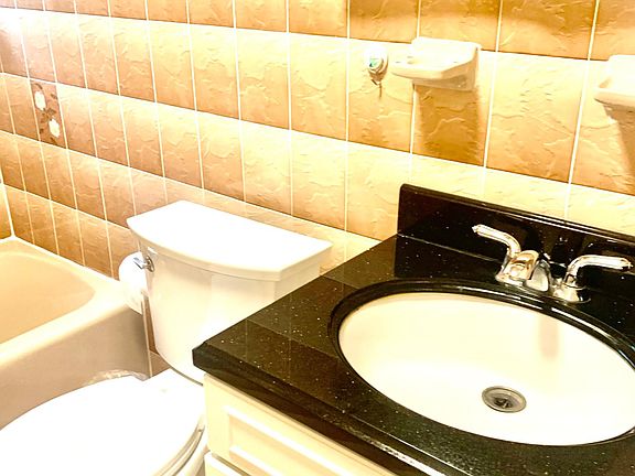 4th image of 182 Bay 35th St APT 2