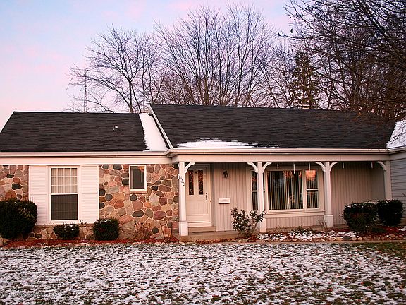 3rd image of 130 Maria Dr
