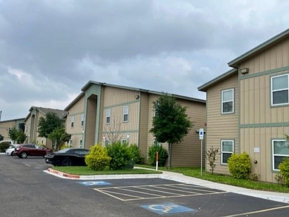3rd image of 2111 W University Dr #40
