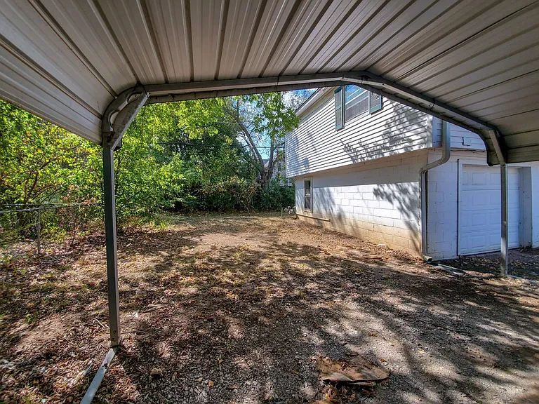 310 E Washington St — Photo 18