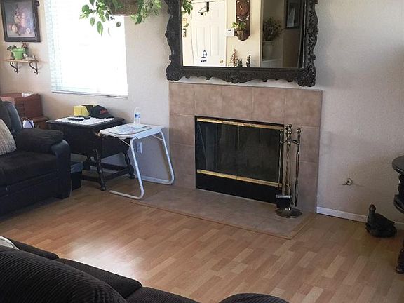 5th image of 10613 Wakefield St E