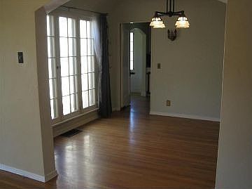 5th image of 1423 N Douty St