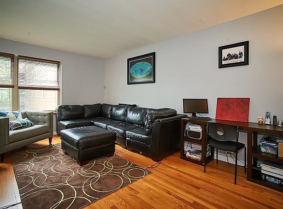 3rd image of 4923 N Wolcott Ave APT 2B