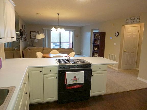 4th image of 161 Avondale Dr APT 5