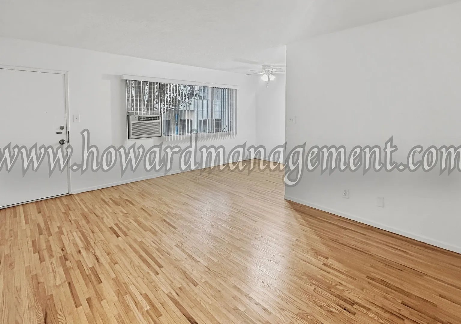 1405 Barry — Photo 3