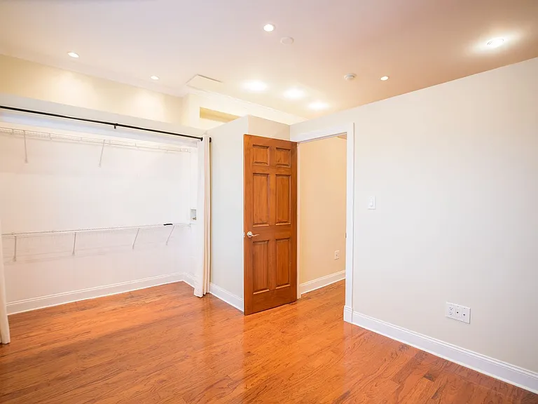 2506 S Broad St — Photo 7