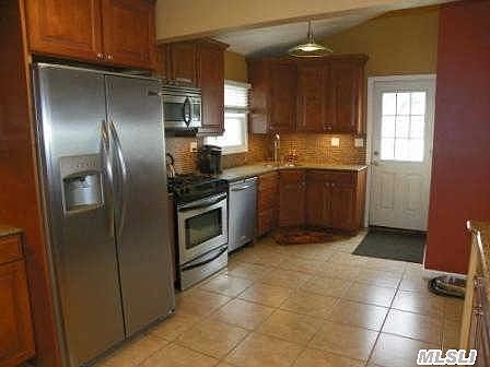2nd image of 16 Robinhood Dr