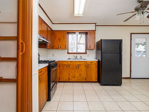 3rd image of 6000 Larkspur Dr