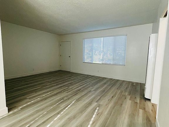 3rd image of 3844 Potomac Ave #17