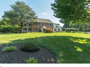 14 Mayflower Cir, Holland, PA
