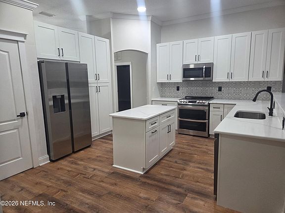 4th image of 629 MARLA CREEK Court