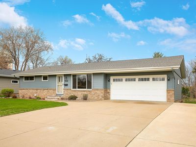 932 Clay St S, Shakopee, MN, 55379