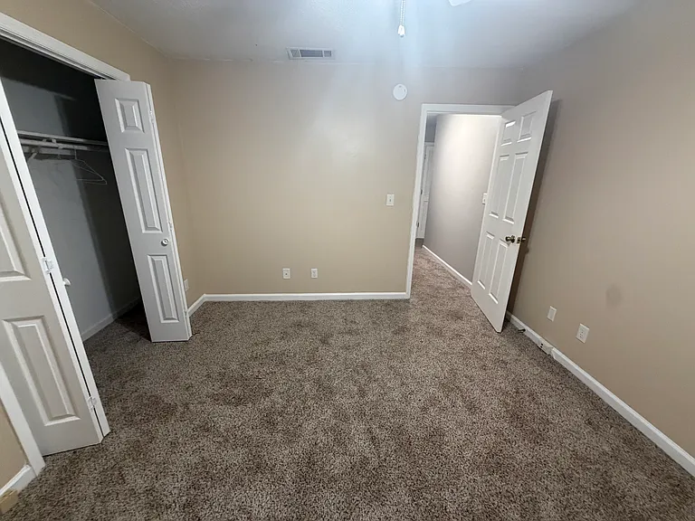 1817 Daisy Ct — Photo 9