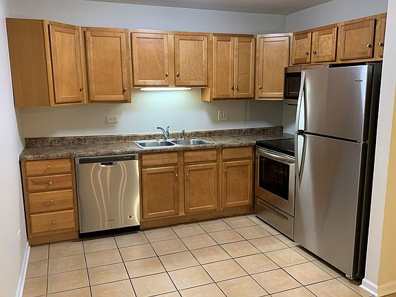 4th image of 446 E Osage Ln APT 3A
