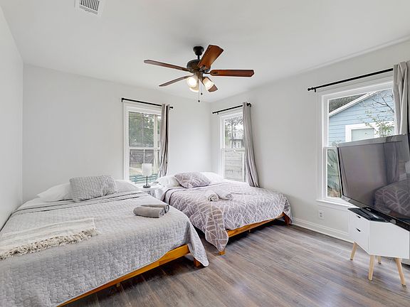 3rd image of 5514 Woodrow Ave