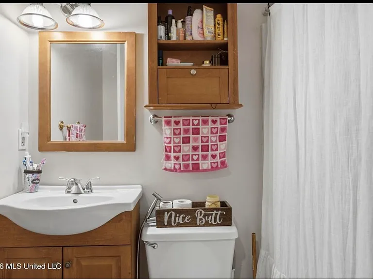 211 Baugh St #1 — Photo 9