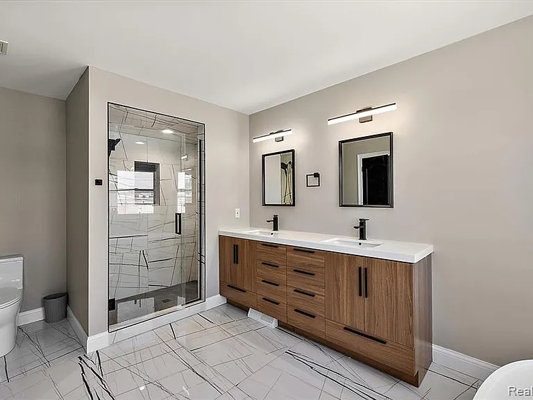 1109 Bennaville Ave — Photo 25