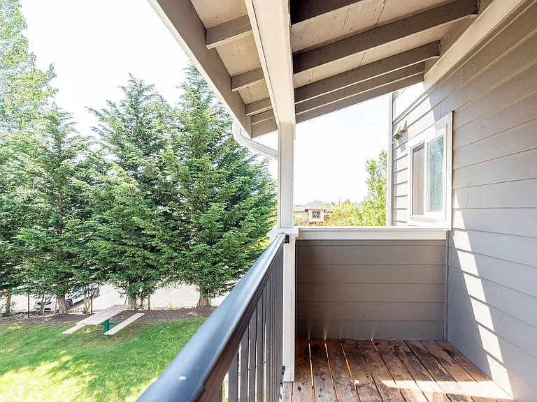 Modern 3 bedroom Townhomes with Garage — Photo 33