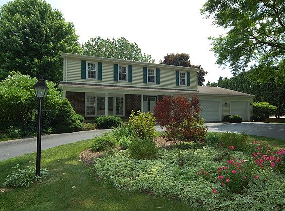 2nd image of 947 S White Willow Bay