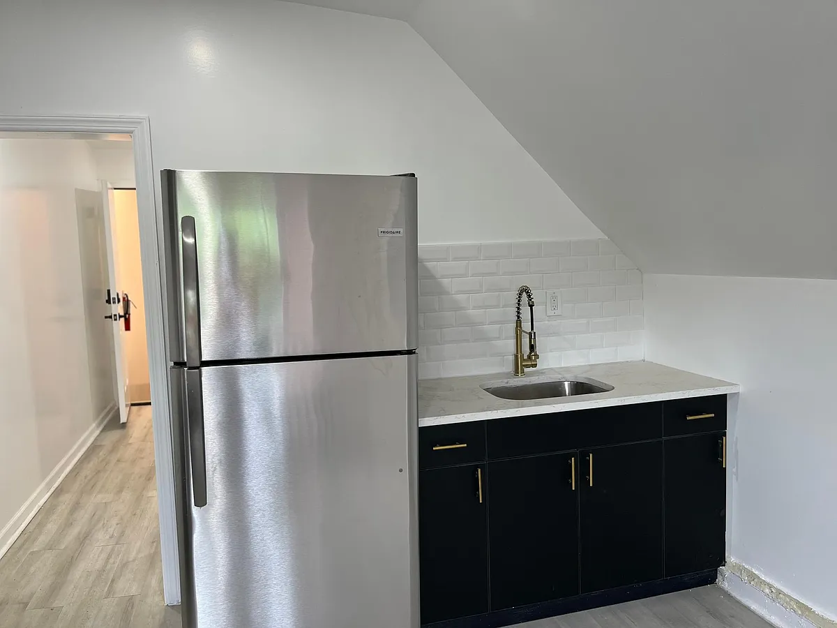 Building Photo - 5410 Springfield Ave #3F
